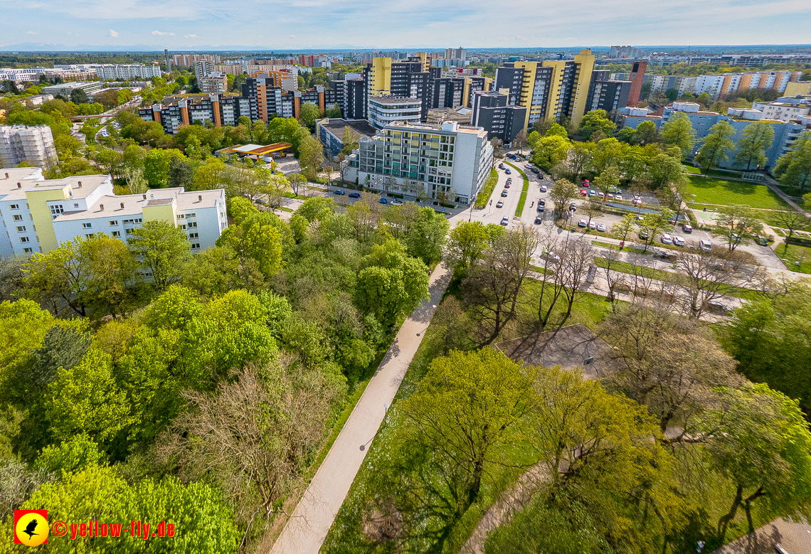 04.05.2023 - Luftbilder vom Marx-Zentrum uns seiner Umgebung in Neuperlach